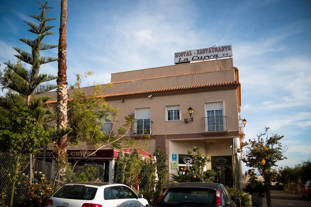 Hostal Restaurante La Curva 아드라 외부 사진